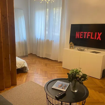 Art & Design - Center Apartment